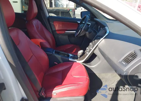 2013 Volvo Xc60 T6 из США, поврежденный, VIN YV4902DZ2D2403979